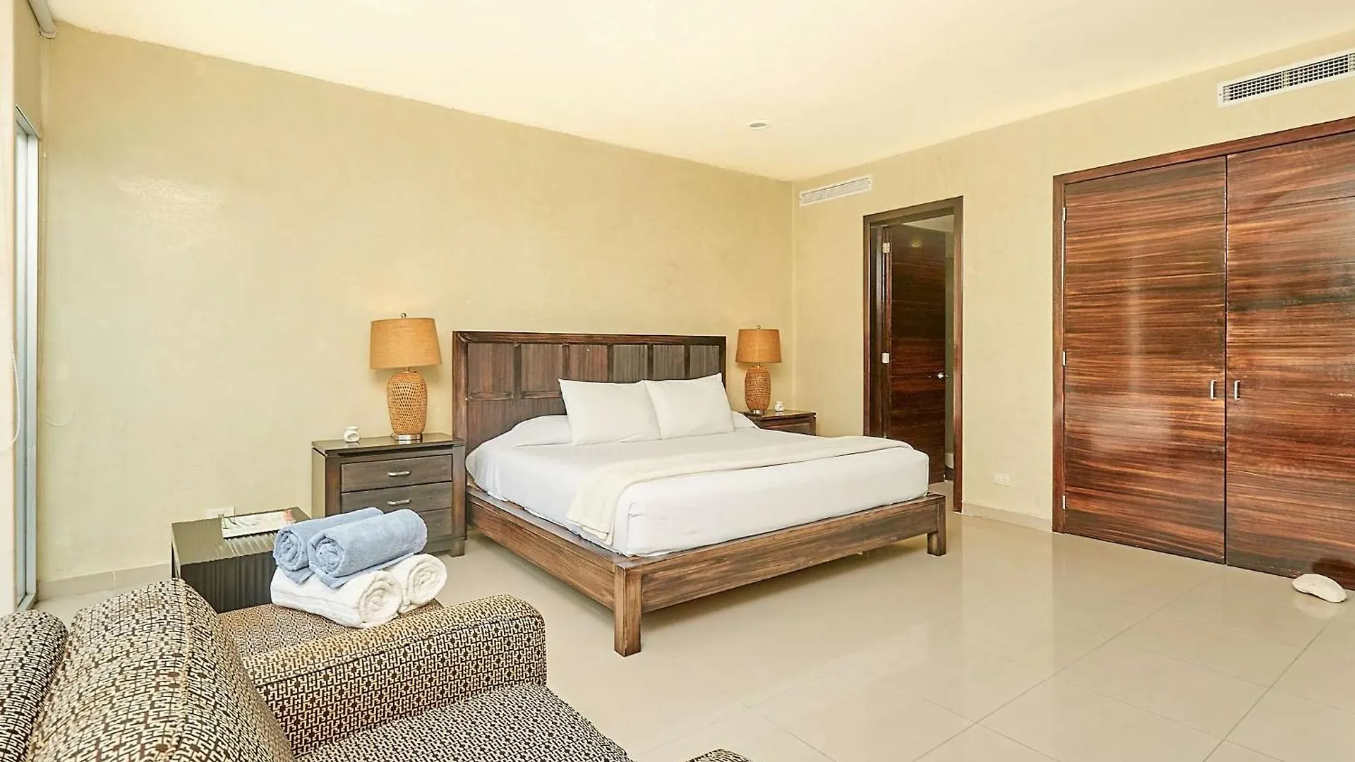 Tranquil Stay With Pool Private Terrace And Bbq Playa del Carmen Apartment
