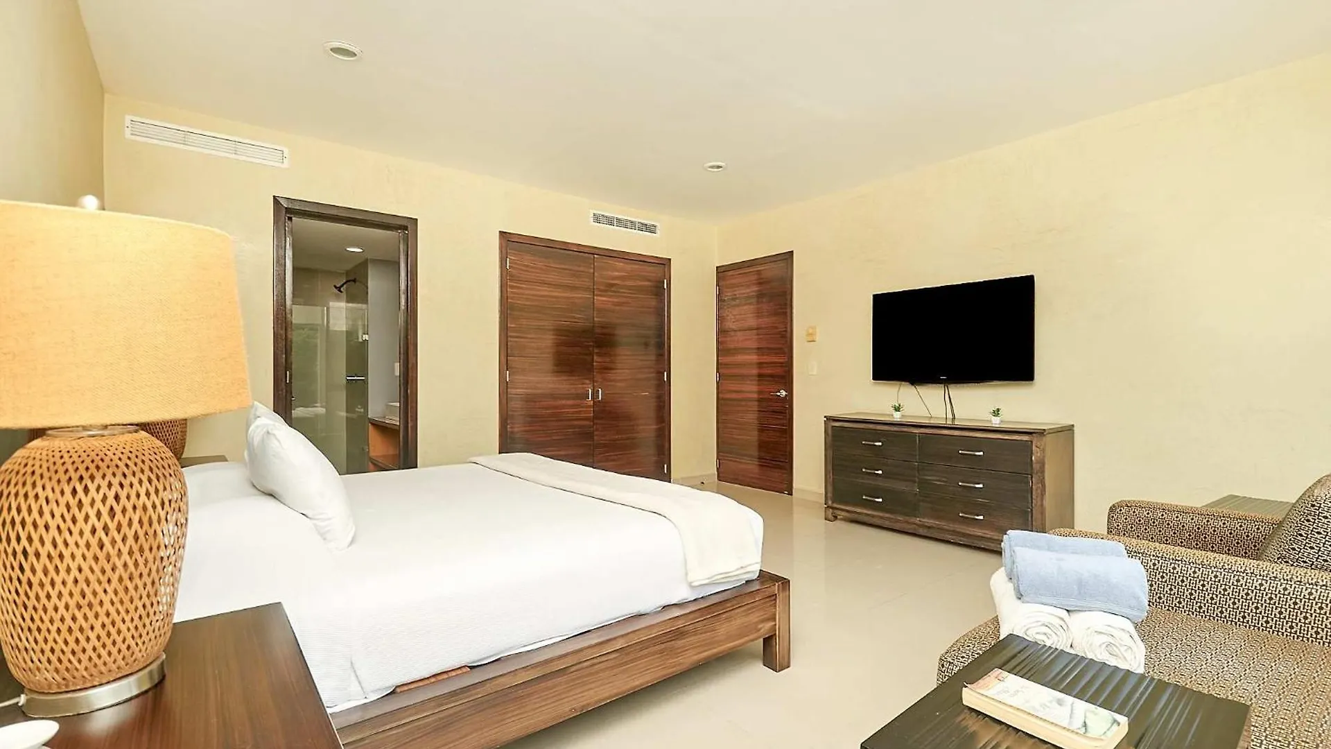 Tranquil Stay With Pool Private Terrace And Bbq Playa del Carmen